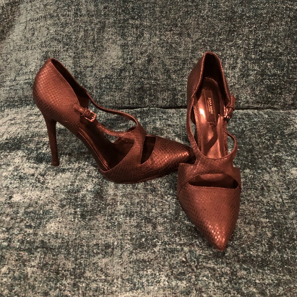 ⛔️SOLD⛔️ 
ZARA Black heels